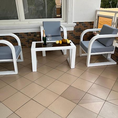 Appartement Altona Ломе Екстериор снимка