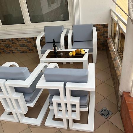 Appartement Altona Ломе Екстериор снимка