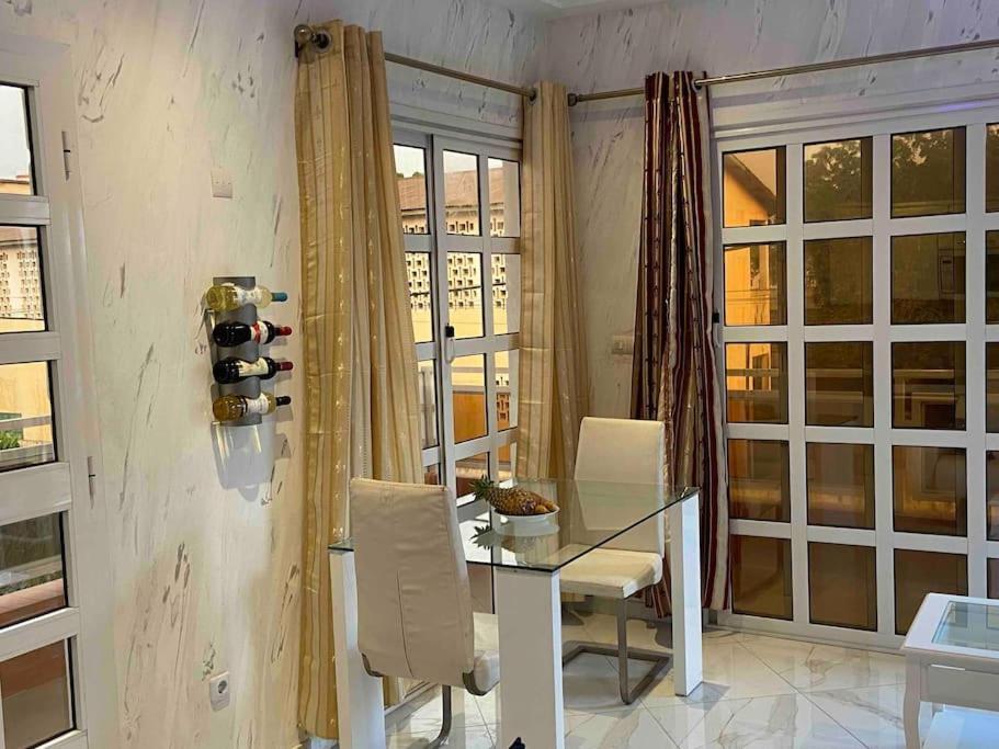 Appartement Altona Ломе Екстериор снимка