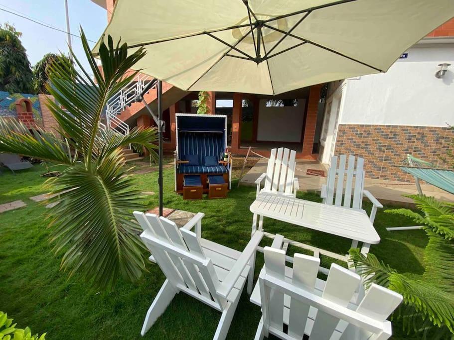 Appartement Altona Ломе Екстериор снимка