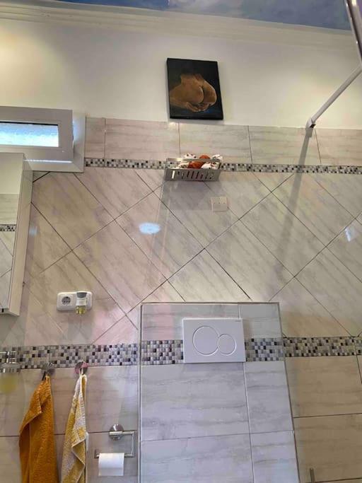 Appartement Altona Ломе Екстериор снимка