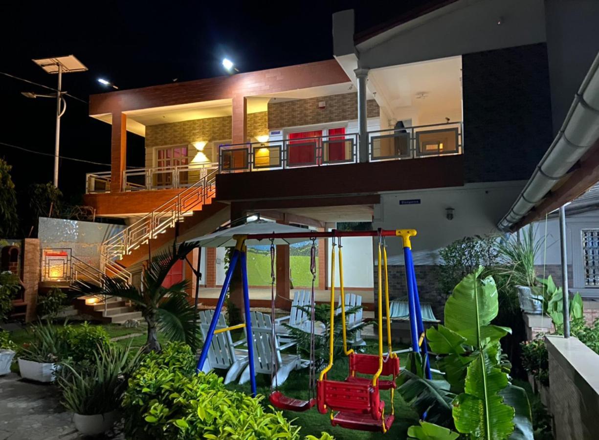 Appartement Altona Ломе Екстериор снимка
