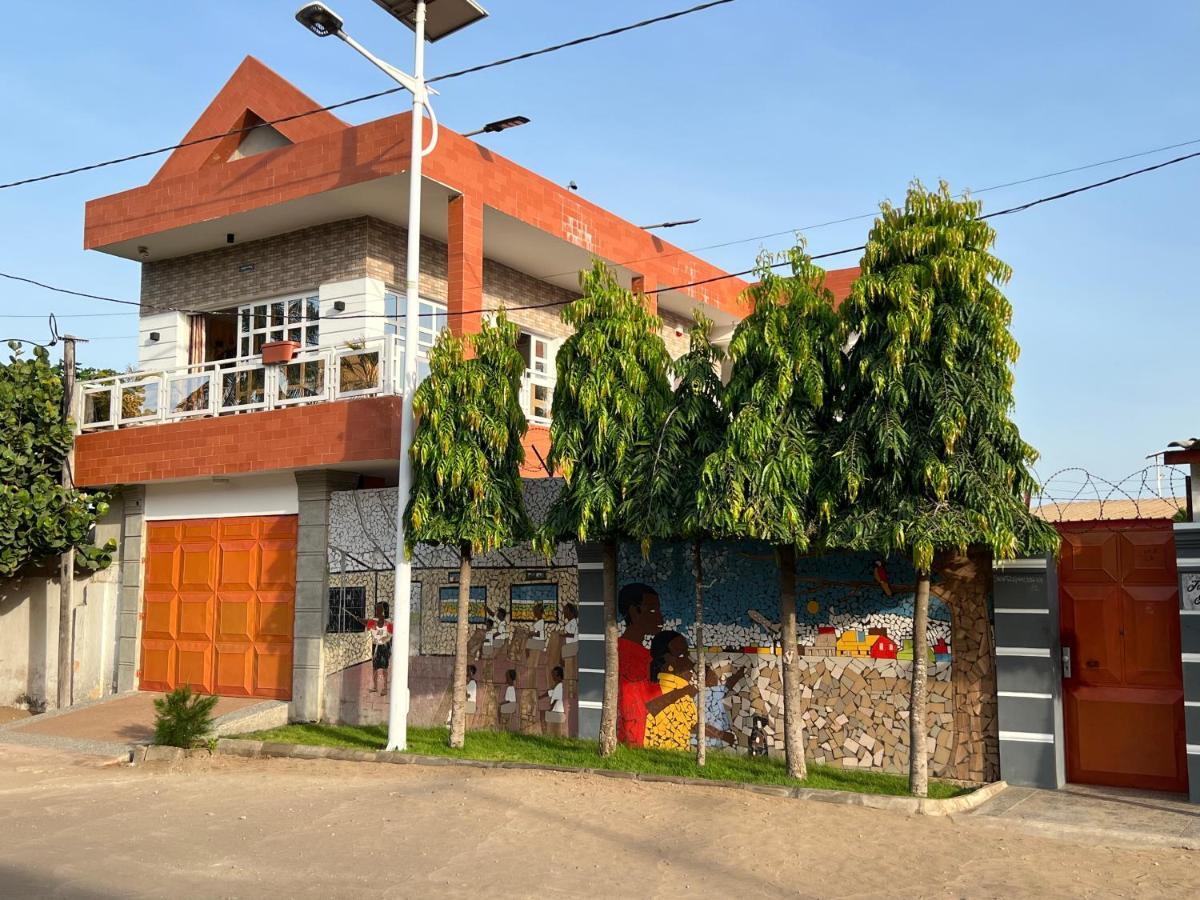 Appartement Altona Ломе Екстериор снимка