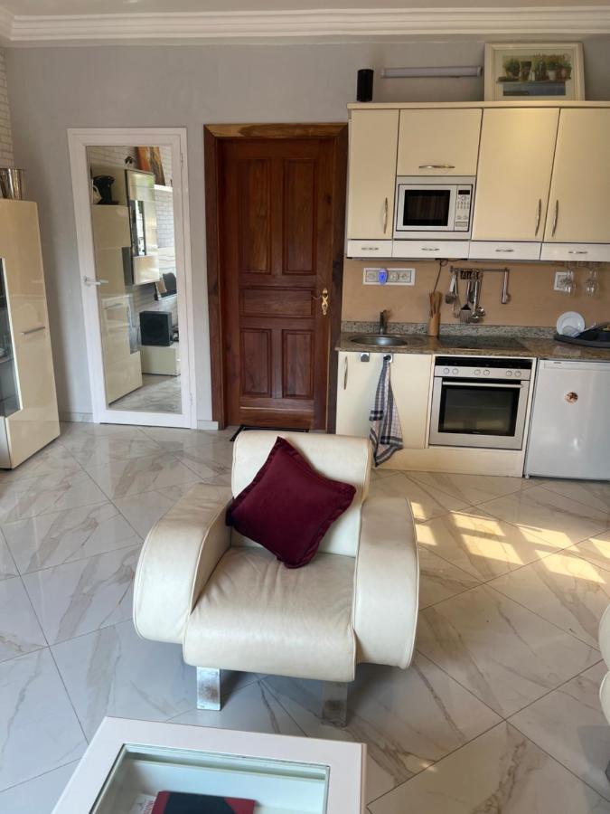 Appartement Altona Ломе Екстериор снимка